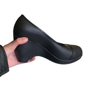 Black CROCS women’s shoes